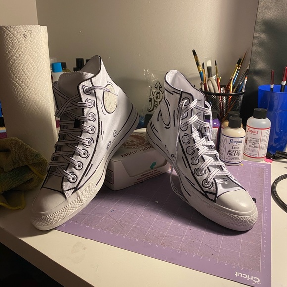 Size 10 (womens) Converse custom cartoon edition - Picture 3 of 3